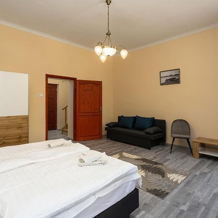 Illes Hotel Segedín Exteriér fotografie