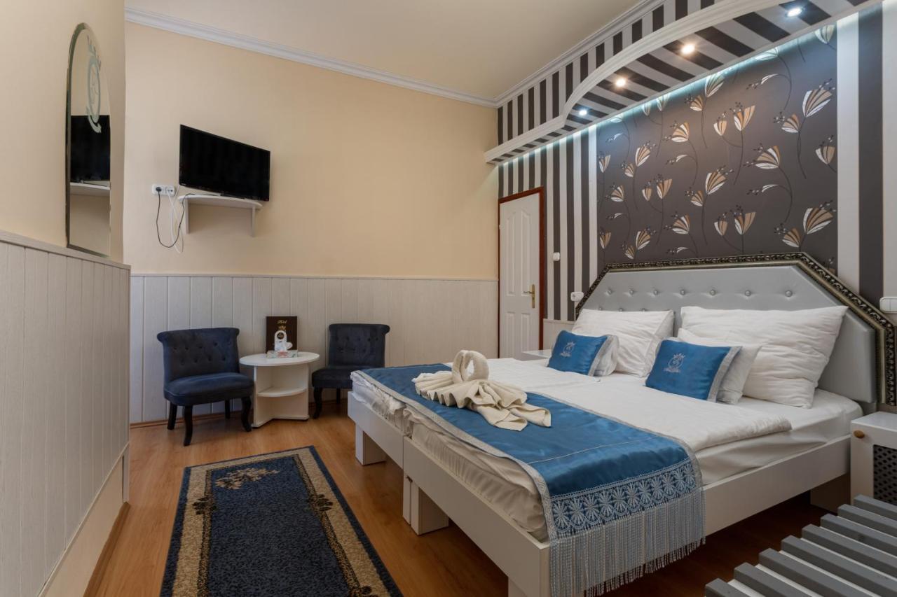 Illes Hotel Segedín Exteriér fotografie