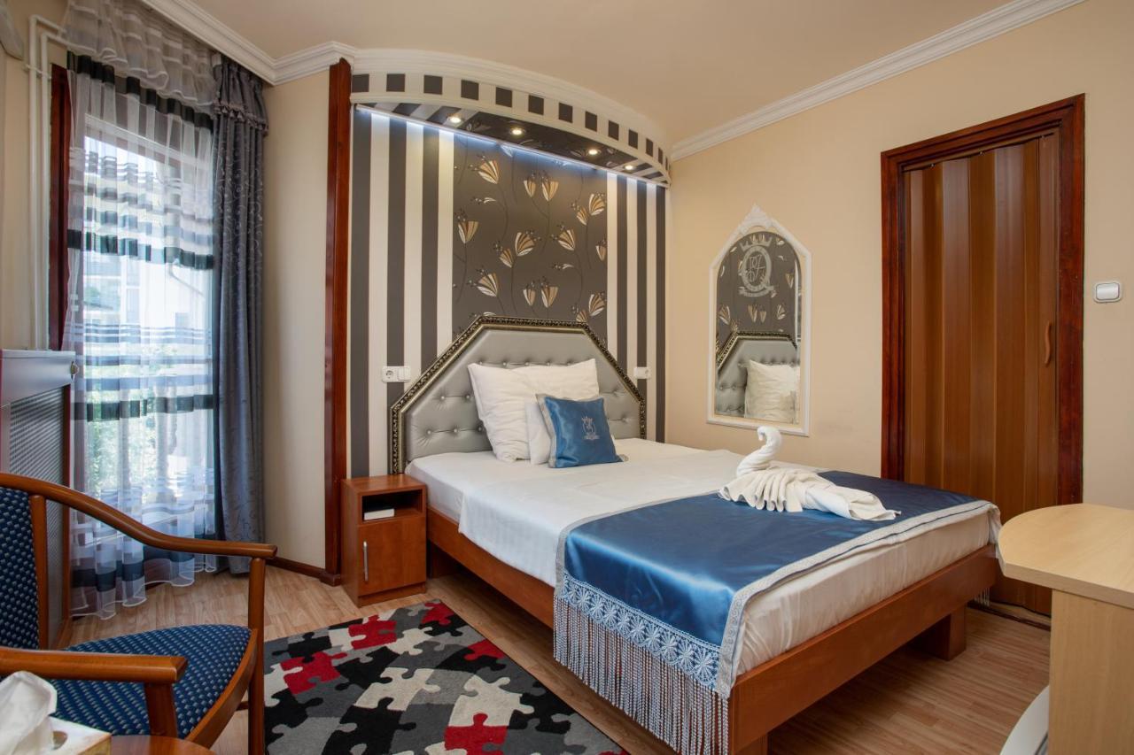 Illes Hotel Segedín Exteriér fotografie
