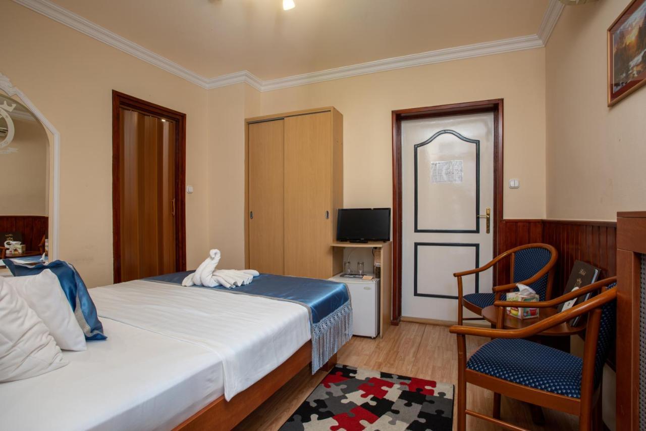 Illes Hotel Segedín Exteriér fotografie