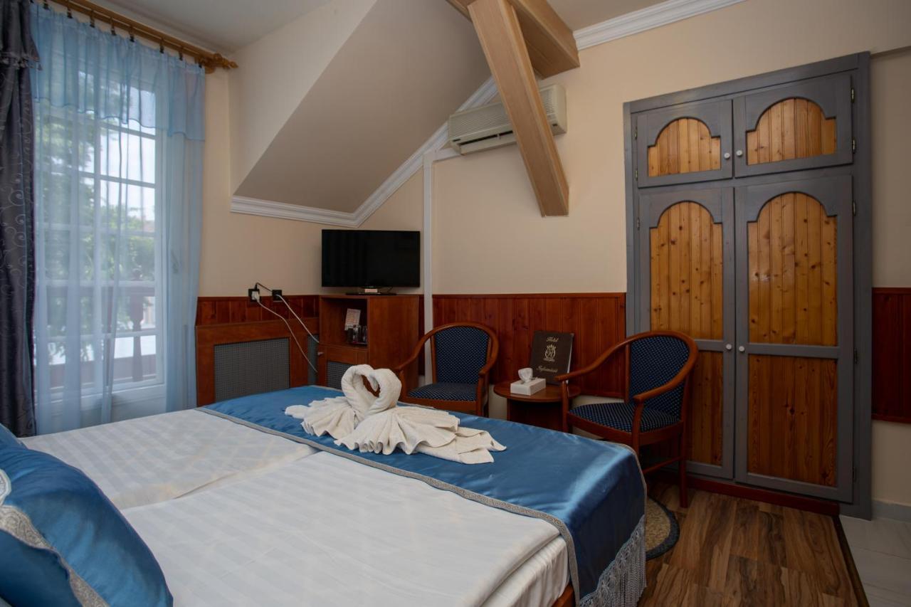 Illes Hotel Segedín Exteriér fotografie