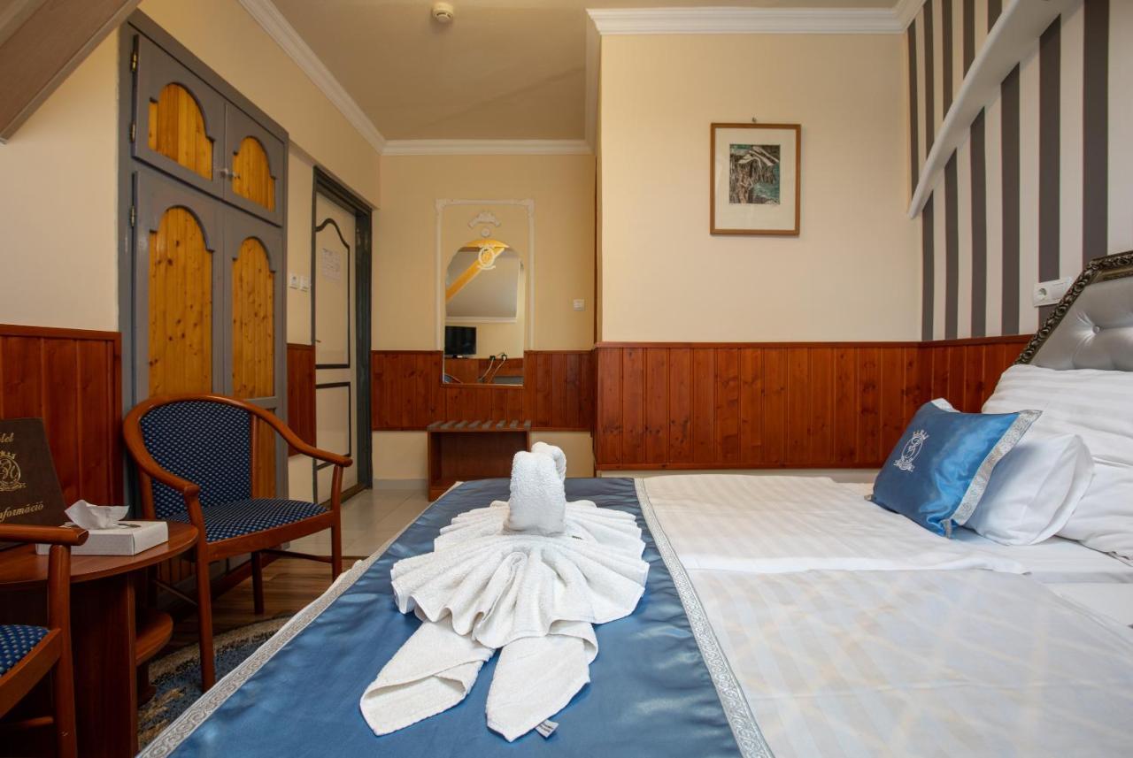Illes Hotel Segedín Exteriér fotografie